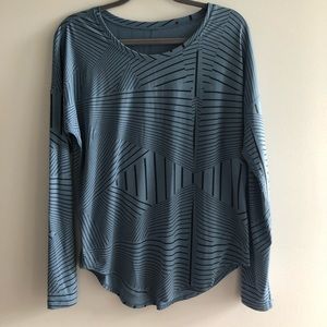 Activewear l/s top, size medium